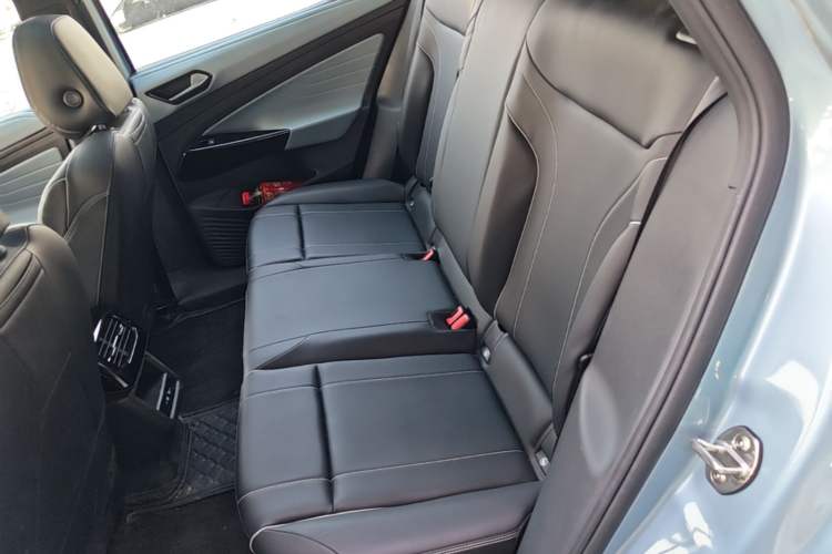 Used Volkswagen ID.4 X 2025 Smart Version Pure & Intelligent Enjoyment Edition Left Rear Seat