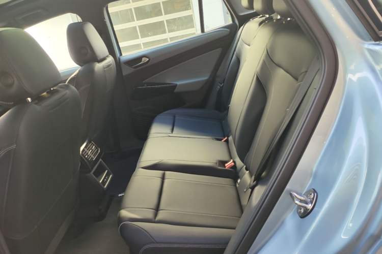 Used Volkswagen ID.4 X 2025 Smart Version Pure & Intelligent Enjoyment Edition Left Rear Seat