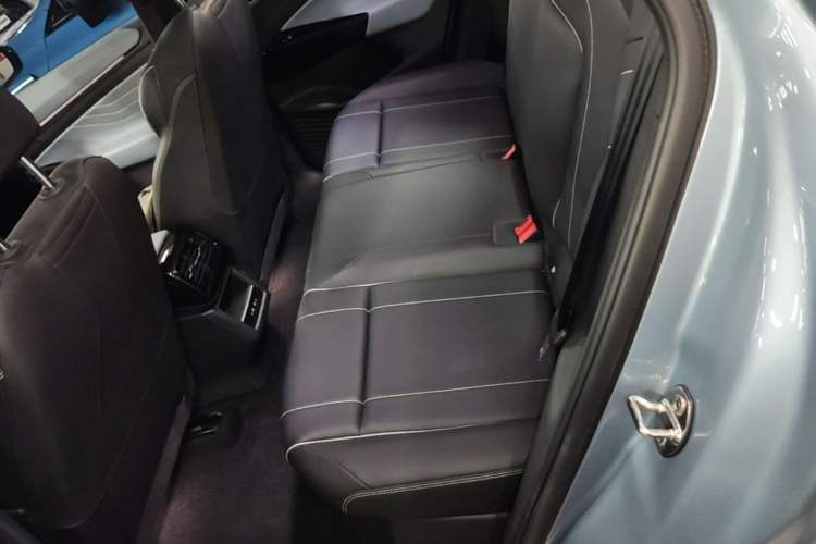 Used Volkswagen ID.4 X 2025 Smart Version Pure & Intelligent Enjoyment Edition Left Rear Seat