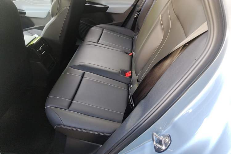 Used Volkswagen ID.4 X 2025 Smart Version Pure & Intelligent Enjoyment Edition Left Rear Seat