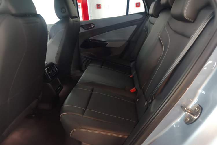 Used Volkswagen ID.4 X 2025 Smart Version Pure & Intelligent Enjoyment Edition Left Rear Seat