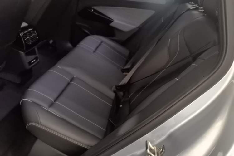 Used Volkswagen ID.4 X 2025 Smart Version Pure & Intelligent Enjoyment Edition Left Rear Seat