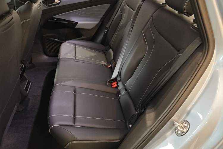 Used Volkswagen ID.4 X 2025 Smart Version Pure & Intelligent Enjoyment Edition Left Rear Seat