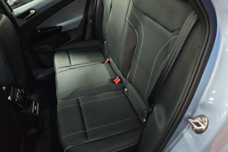 Used Volkswagen ID.4 X 2025 Smart Version Pure & Intelligent Enjoyment Edition Left Rear Seat