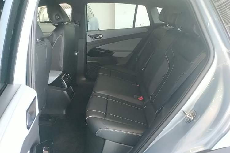 Used Volkswagen ID.4 X 2025 Smart Version Pure & Intelligent Enjoyment Edition Left Rear Seat