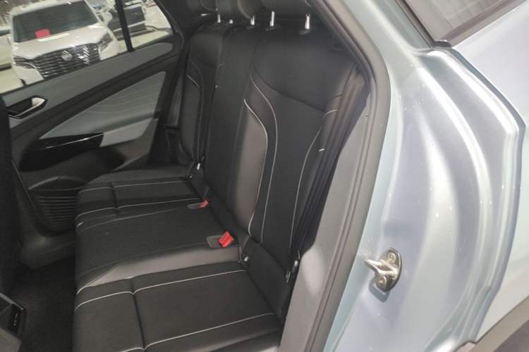 Used Volkswagen ID.4 X 2025 Smart Version Pure & Intelligent Enjoyment Edition Left Rear Seat