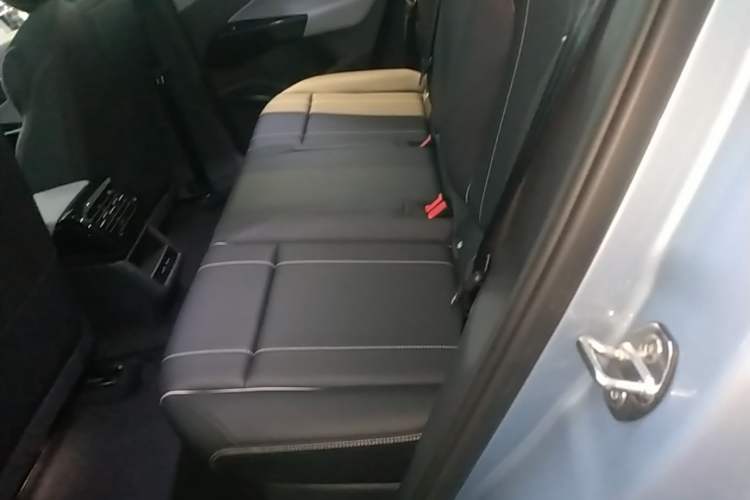 Used Volkswagen ID.4 X 2025 Smart Version Pure & Intelligent Enjoyment Edition Left Rear Seat