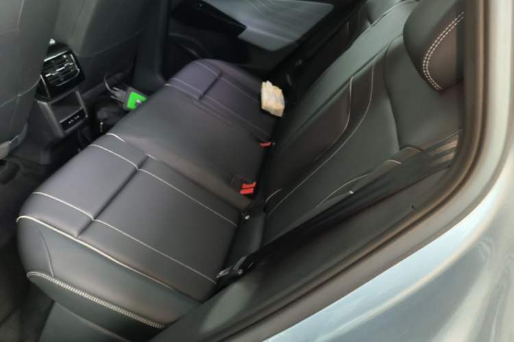 Used Volkswagen ID.4 X 2025 Smart Version Pure & Intelligent Enjoyment Edition Left Rear Seat