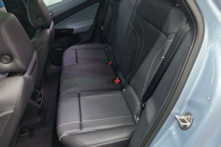 Used Volkswagen ID.4 X 2025 Smart Version Pure & Intelligent Enjoyment Edition Left Rear Seat