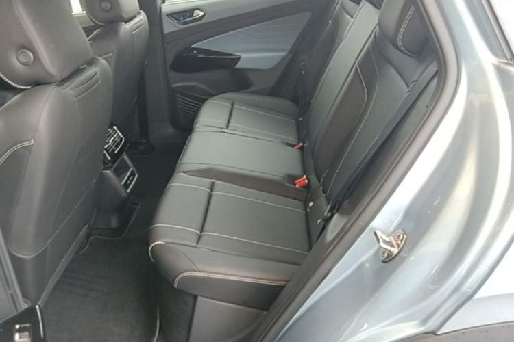Used Volkswagen ID.4 X 2025 Smart Version Pure & Intelligent Enjoyment Edition Left Rear Seat