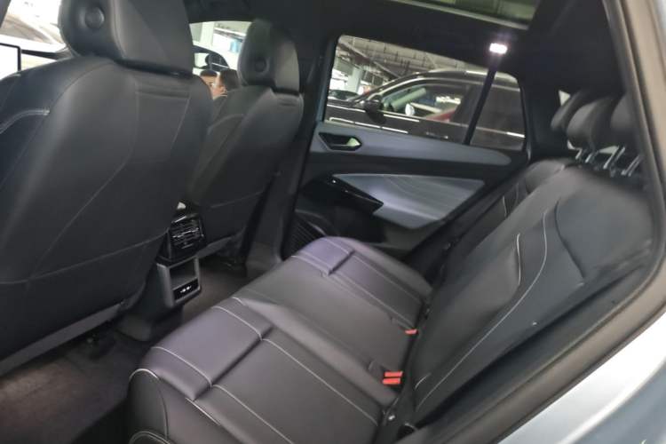 Used Volkswagen ID.4 X 2025 Smart Version Pure & Intelligent Enjoyment Edition Left Rear Seat