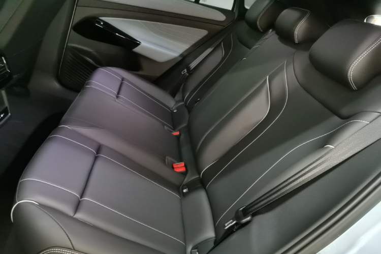 Used Volkswagen ID.4 X 2025 Smart Version Pure & Intelligent Enjoyment Edition Left Rear Seat