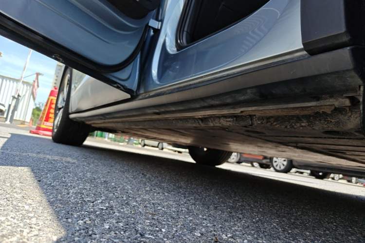 Used Volkswagen ID.4 X 2025 Revised Version Smart Edition Purely Intelligent Enjoyment Version Left Side Sill