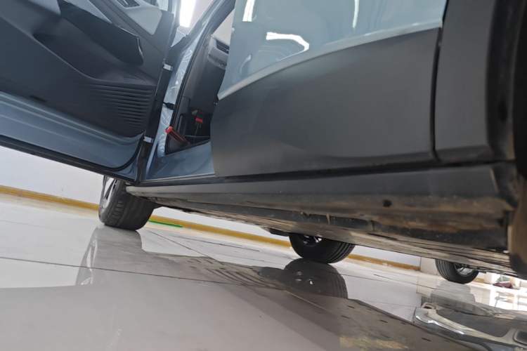 Used Volkswagen ID.4 X 2025 Smart Version Pure & Intelligent Enjoyment Edition Left Side Sill