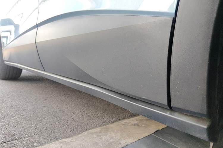 Used Volkswagen ID.4 X 2025 Smart Version Pure & Intelligent Enjoyment Edition Left Side Sill