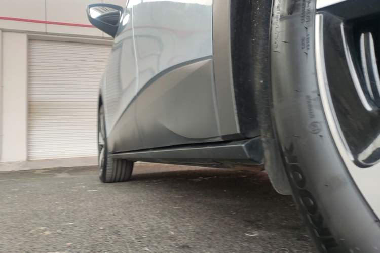Used Volkswagen ID.4 X 2025 Smart Version Pure & Intelligent Enjoyment Edition Left Side Sill