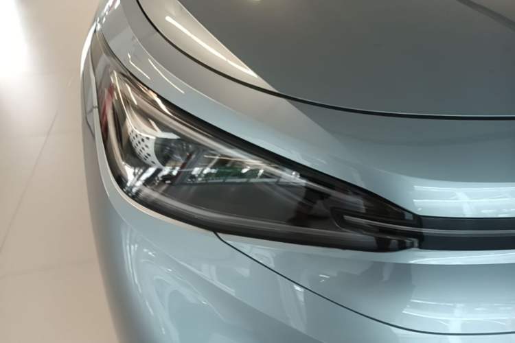 Used Volkswagen ID.4 X 2025 Smart Version Pure & Intelligent Enjoyment Edition Right Front Headlight