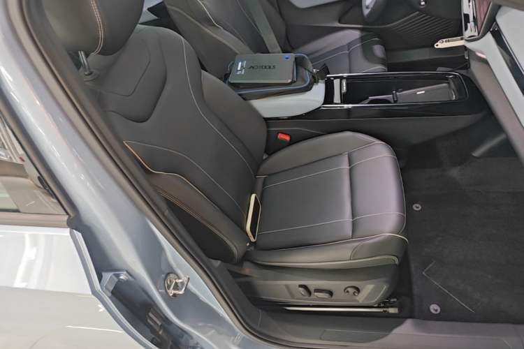 Used Volkswagen ID.4 X 2025 Smart Version Pure & Intelligent Enjoyment Edition Right Front Seat