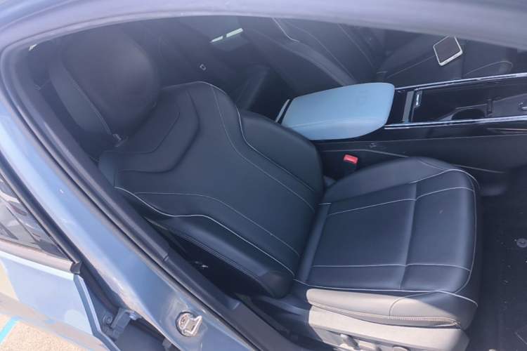 Used Volkswagen ID.4 X 2025 Smart Version Pure & Intelligent Enjoyment Edition Right Front Seat