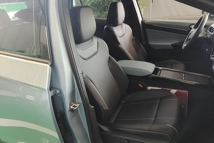 Used Volkswagen ID.4 X 2025 Smart Version Pure & Intelligent Enjoyment Edition Right Front Seat