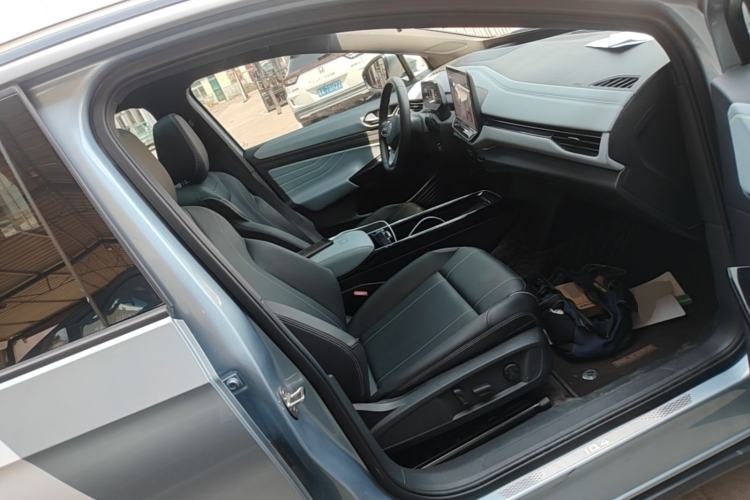 Used Volkswagen ID.4 X 2025 Smart Version Pure & Intelligent Enjoyment Edition Right Front Seat