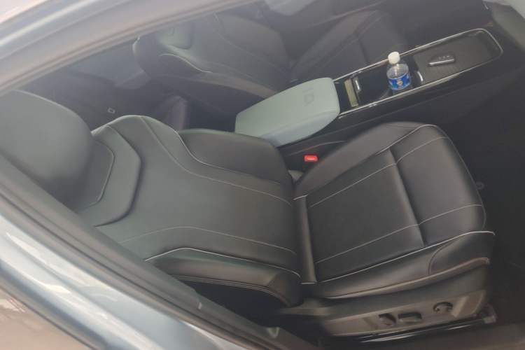 Used Volkswagen ID.4 X 2025 Smart Version Pure & Intelligent Enjoyment Edition Right Front Seat