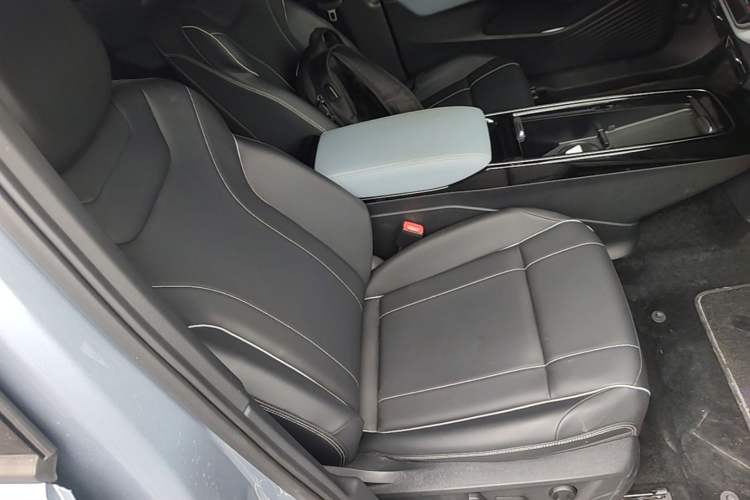 Used Volkswagen ID.4 X 2025 Smart Version Pure & Intelligent Enjoyment Edition Right Front Seat
