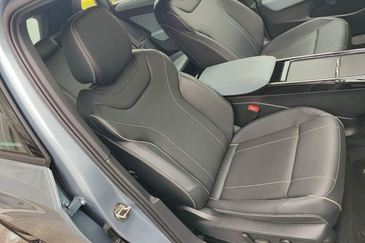 Used Volkswagen ID.4 X 2025 Smart Version Pure & Intelligent Enjoyment Edition Right Front Seat