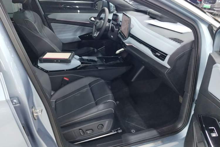 Used Volkswagen ID.4 X 2025 Smart Version Pure & Intelligent Enjoyment Edition Right Front Seat