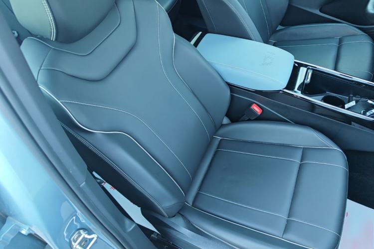 Used Volkswagen ID.4 X 2025 Smart Version Pure & Intelligent Enjoyment Edition Right Front Seat