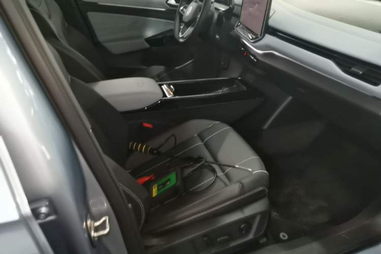 Used Volkswagen ID.4 X 2025 Smart Version Pure & Intelligent Enjoyment Edition Right Front Seat