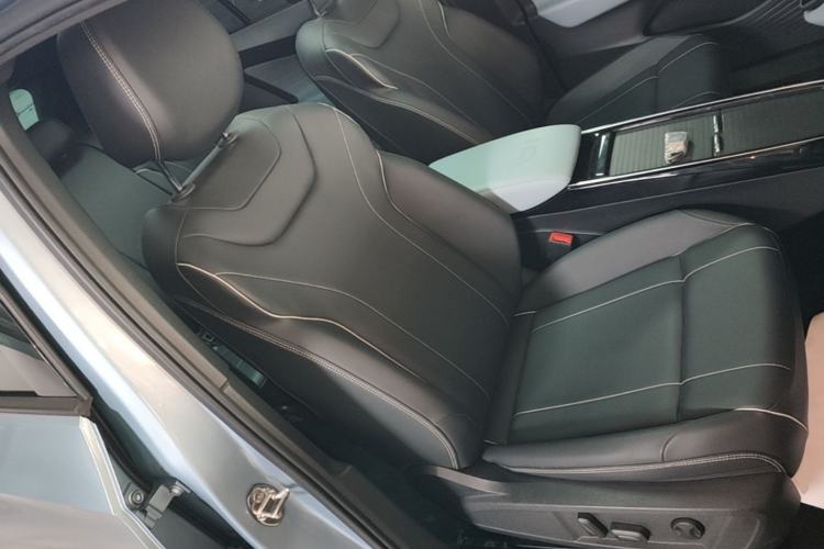 Used Volkswagen ID.4 X 2025 Smart Version Pure & Intelligent Enjoyment Edition Right Front Seat
