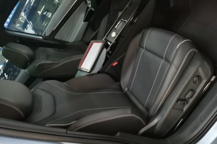 Used Volkswagen ID.4 X 2025 Smart Version Pure & Intelligent Enjoyment Edition Right Front Seat