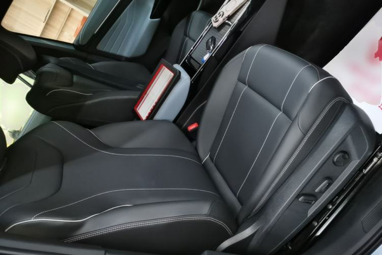 Used Volkswagen ID.4 X 2025 Smart Version Pure & Intelligent Enjoyment Edition Right Front Seat