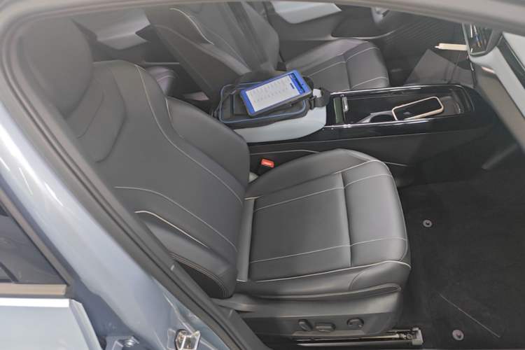 Used Volkswagen ID.4 X 2025 Smart Version Pure & Intelligent Enjoyment Edition Right Front Seat