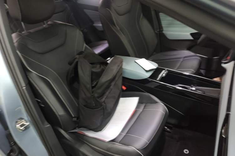 Used Volkswagen ID.4 X 2025 Smart Version Pure & Intelligent Enjoyment Edition Right Front Seat