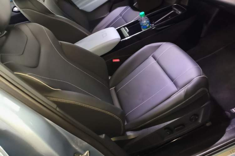 Used Volkswagen ID.4 X 2025 Smart Version Pure & Intelligent Enjoyment Edition Right Front Seat