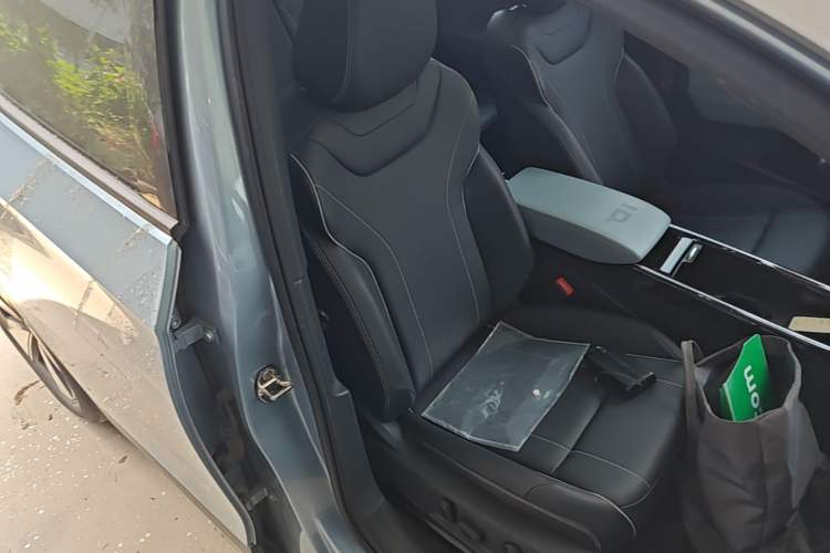Used Volkswagen ID.4 X 2025 Smart Version Pure & Intelligent Enjoyment Edition Right Front Seat