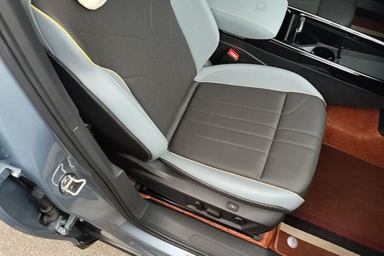Used Volkswagen ID.4 X 2025 Smart Version Pure & Intelligent Enjoyment Edition Right Front Seat