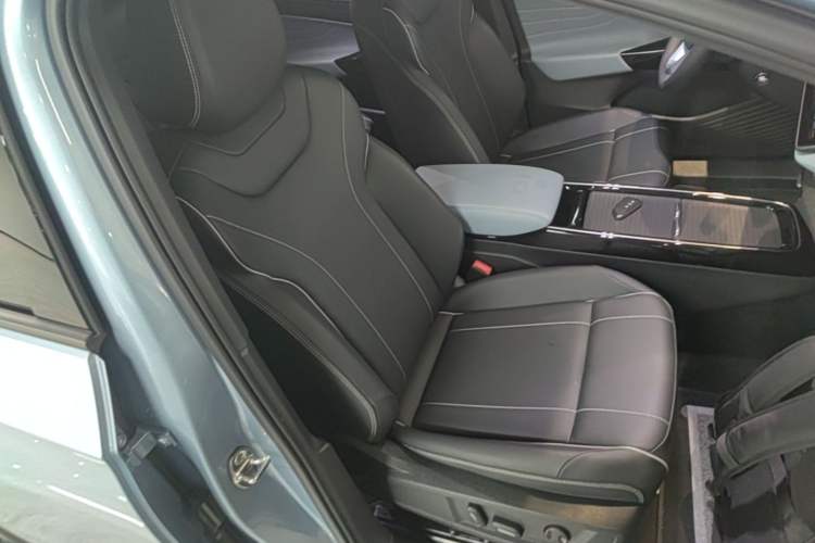 Used Volkswagen ID.4 X 2025 Smart Version Pure & Intelligent Enjoyment Edition Right Front Seat