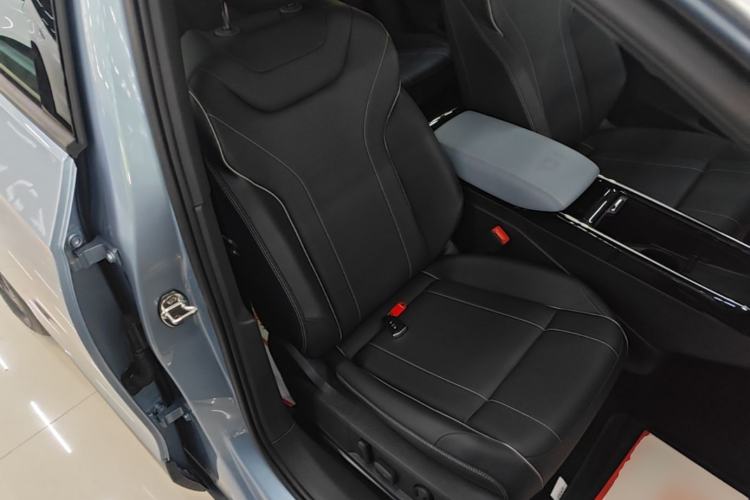 Used Volkswagen ID.4 X 2025 Smart Version Pure & Intelligent Enjoyment Edition Right Front Seat