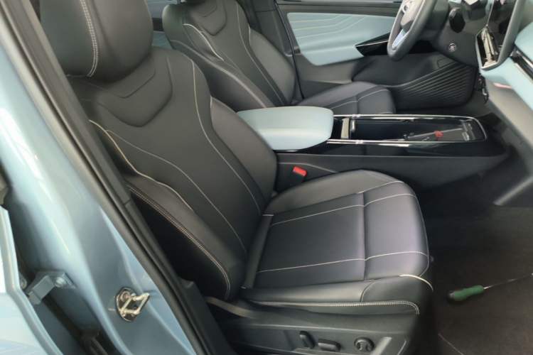 Used Volkswagen ID.4 X 2025 Smart Version Pure & Intelligent Enjoyment Edition Right Front Seat