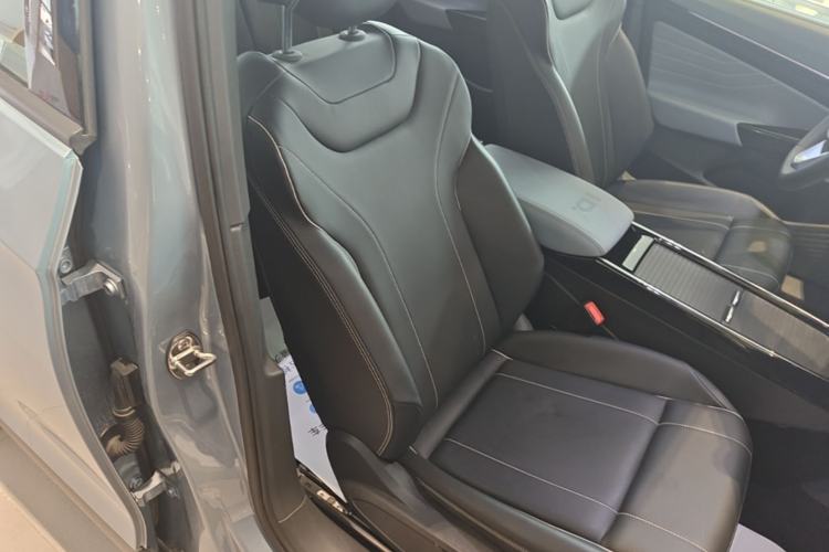 Used Volkswagen ID.4 X 2025 Smart Version Pure & Intelligent Enjoyment Edition Right Front Seat