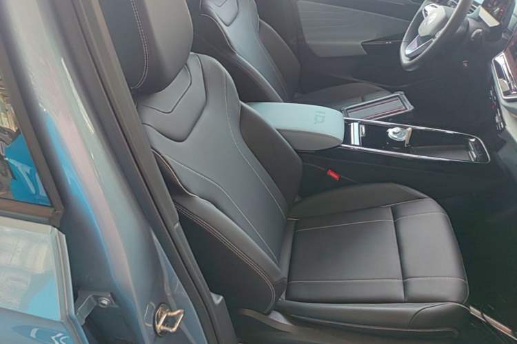 Used Volkswagen ID.4 X 2025 Smart Version Pure & Intelligent Enjoyment Edition Right Front Seat