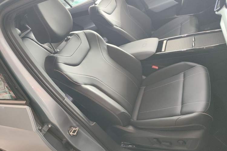 Used Volkswagen ID.4 X 2025 Smart Version Pure & Intelligent Enjoyment Edition Right Front Seat