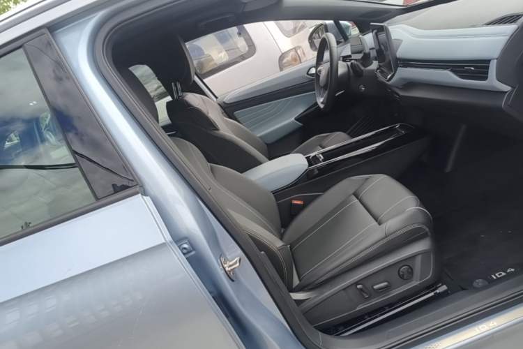 Used Volkswagen ID.4 X 2025 Smart Version Pure & Intelligent Enjoyment Edition Right Front Seat
