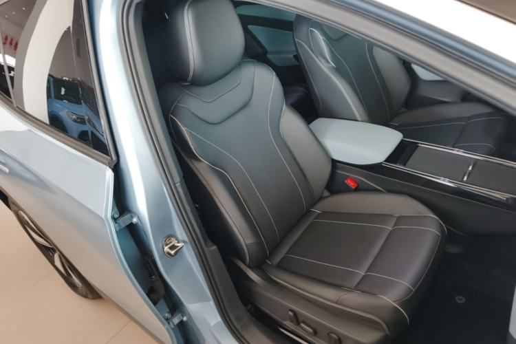 Used Volkswagen ID.4 X 2025 Smart Version Pure & Intelligent Enjoyment Edition Right Front Seat