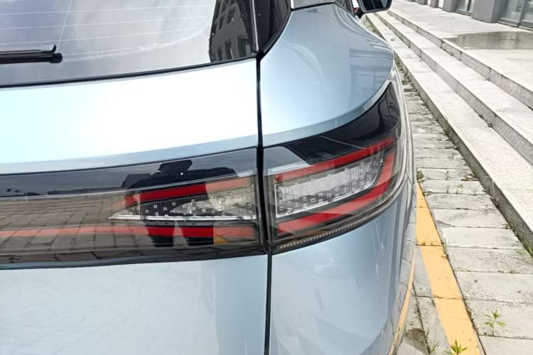 Used Volkswagen ID.4 X 2025 Smart Version Pure & Intelligent Enjoyment Edition Right Rear Taillight