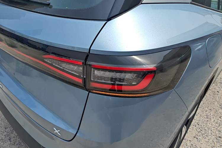 Used Volkswagen ID.4 X 2025 Smart Version Pure & Intelligent Enjoyment Edition Right Rear Taillight