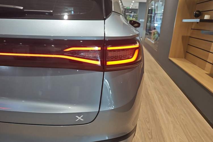 Used Volkswagen ID.4 X 2025 Smart Version Pure & Intelligent Enjoyment Edition Right Rear Taillight